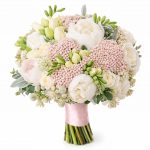 Свадебные букеты невесты из пионов