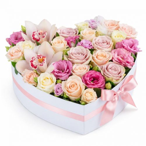 Цветы в шляпной коробке «Жемчужный свет»